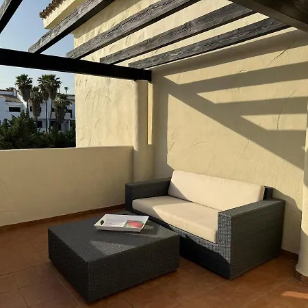 Penthouse With Private Solarium - Pool & Free Parking 아파트 *