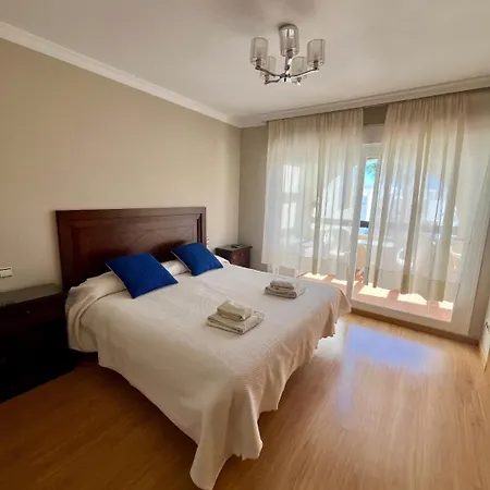 Penthouse With Private Solarium - Pool & Free Parking Apartment