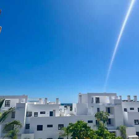 Penthouse With Private Solarium - Pool & Free Parking *