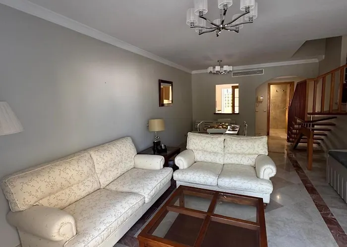 Penthouse With Private Solarium - Pool & Free Parking