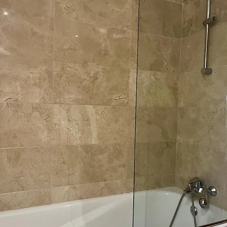 Daire Penthouse With Private Solarium - Pool & Free Parking *
