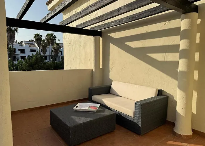 Penthouse With Private Solarium - Pool & Free Parking Apartman *