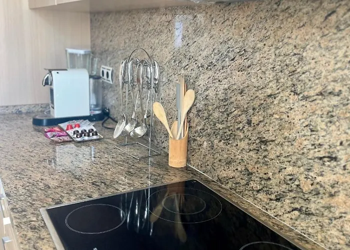 Penthouse With Private Solarium - Pool & Free Parking Apartman *