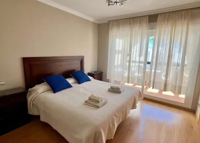 Penthouse With Private Solarium - Pool & Free Parking Apartman