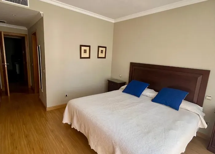 Penthouse With Private Solarium - Pool & Free Parking